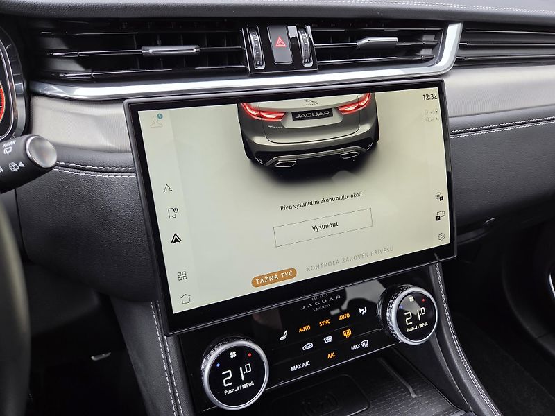 Jaguar F-Pace D300 ED90th HUD PANO ZÁR-2030 - fotka 33 z 48