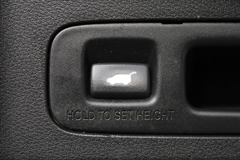 Honda CR-V 2,0 i  DPH,A/T,4x4,EXECUTIVE - fotka 36 z 47