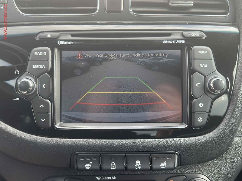 Kia Ceed (2015) 1.6CRDi, ČR, AC, TZ - fotka 15 z 19