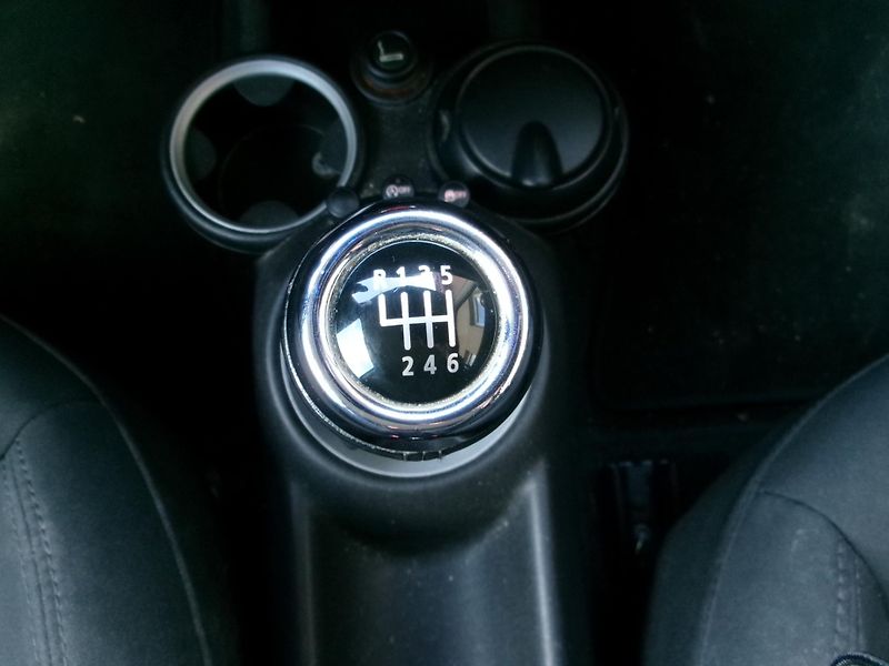 Mini Cooper S (2011) 1,6i AC TEMP ALU 135kW - fotka 21 z 28