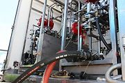 Nahlédli jsme do ojedinělého pomocníka Celní správy - pojízdné laboratoře.