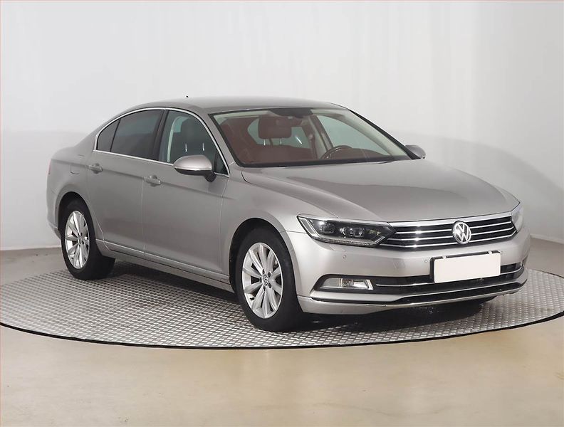 Volkswagen Passat (2015) 1.8 TSI, Automat, Serv.kniha - fotografie inzerátu