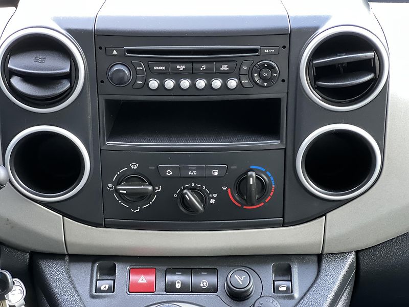 Peugeot Partner Tepee 1.6i KLIMA KOUPENO V ČR 1.MAJ. - fotka 18 z 37