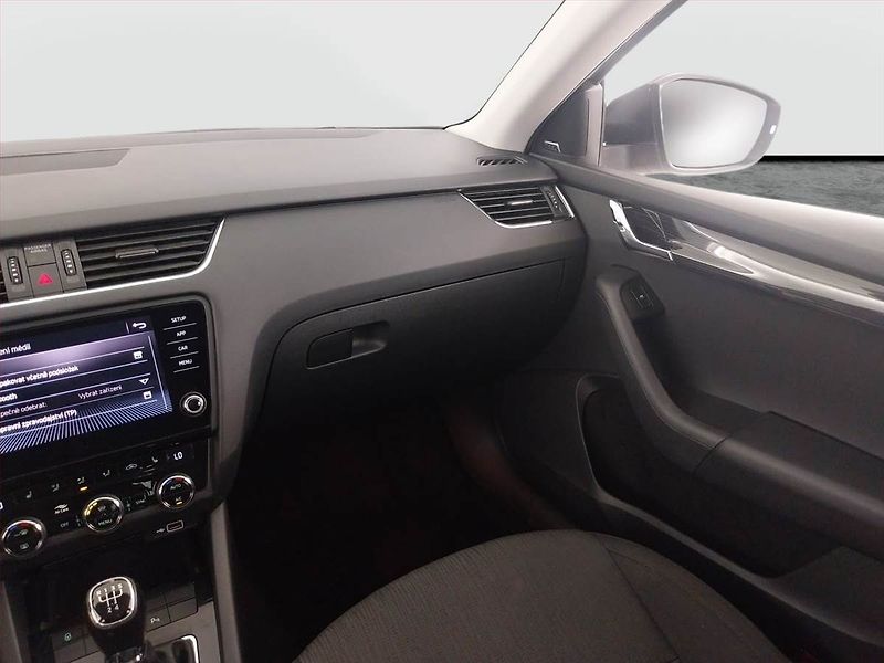 Škoda Octavia (2019) Style 1.6 TDI, Serv.kniha - fotka 8 z 32