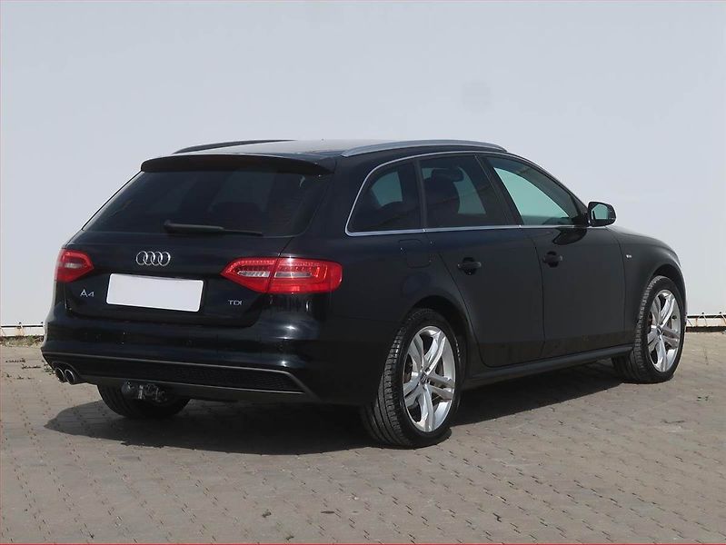 Audi A4 (2015) S-Line 2.0 TDI, Automat - fotka 5 z 16