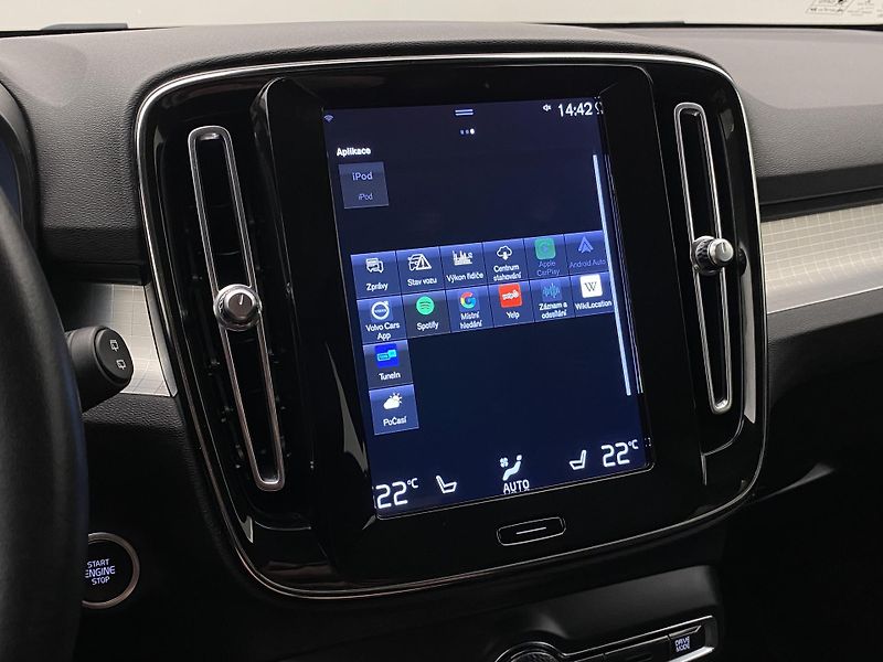 Volvo XC40 D3 MOMENTUM AUT  - fotka 37 z 45