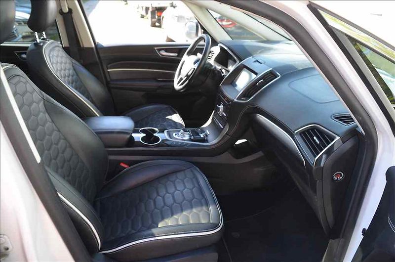 Ford S-MAX (2020) 2,0 D - fotka 23 z 25