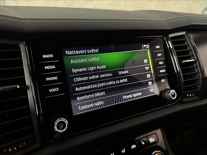Škoda Kodiaq 2,0 TDi  DSG Sportline Virtual - fotka 29 z 47