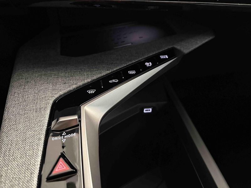 Peugeot 3008 (2026) Business Hybrid 145 e-DCS6 - fotka 21 z 40