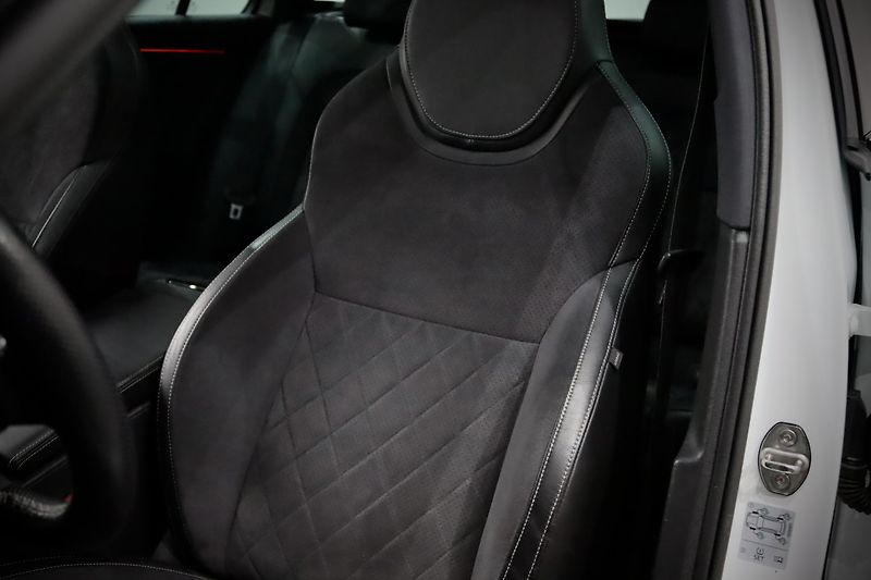 Škoda Superb 3 2.0 TSI 162 kW DSG Sportline - fotka 16 z 48