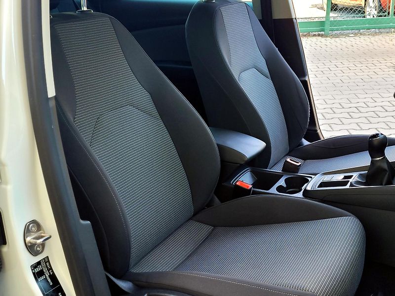 Seat Leon 1,2 ST Style 1maj*SERV.KNÍŽKA* - fotka 28 z 44