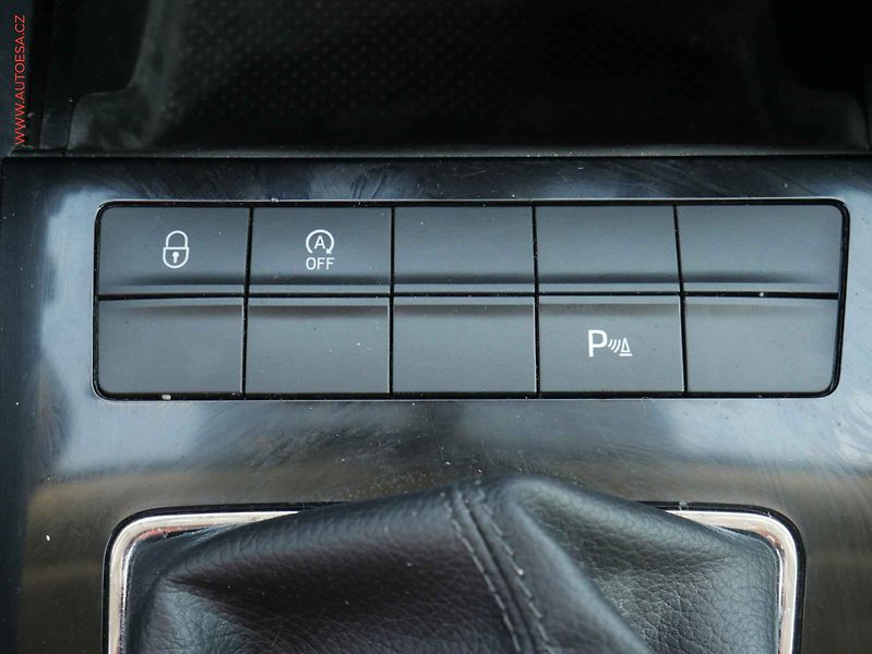Škoda Octavia (2019) 1.6TDi, ČR, Navi, LED, AC - fotka 19 z 20
