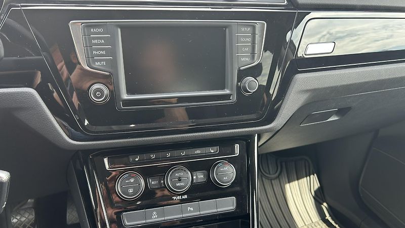 Volkswagen Touran (2018) 1,4TSI 110KW 7MÍST TOP!!!!! - fotka 13 z 19