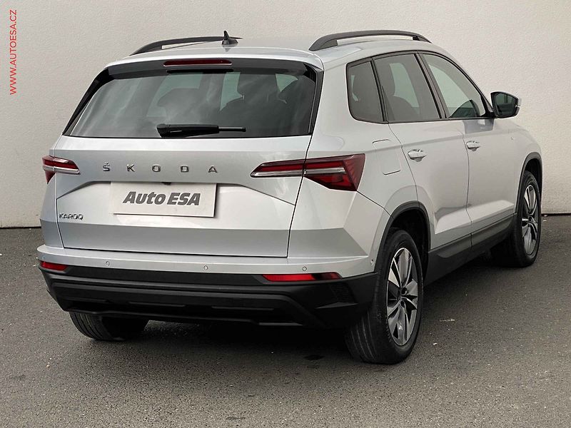 Škoda Karoq (2023) 2.0 TDi, Tour, DSG, LED, - fotka 4 z 18