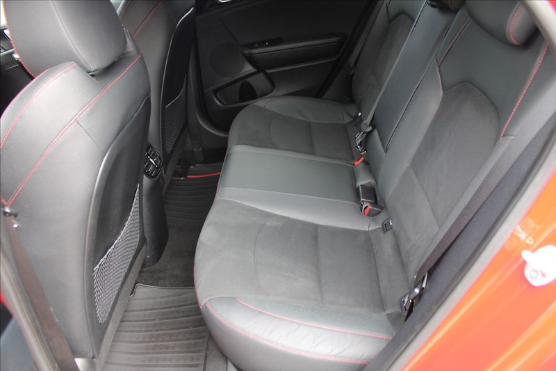 Kia ProCeed 1,6 TGDI  ČR,GT,AUTOMAT,ZÁRUKA - fotka 27 z 35