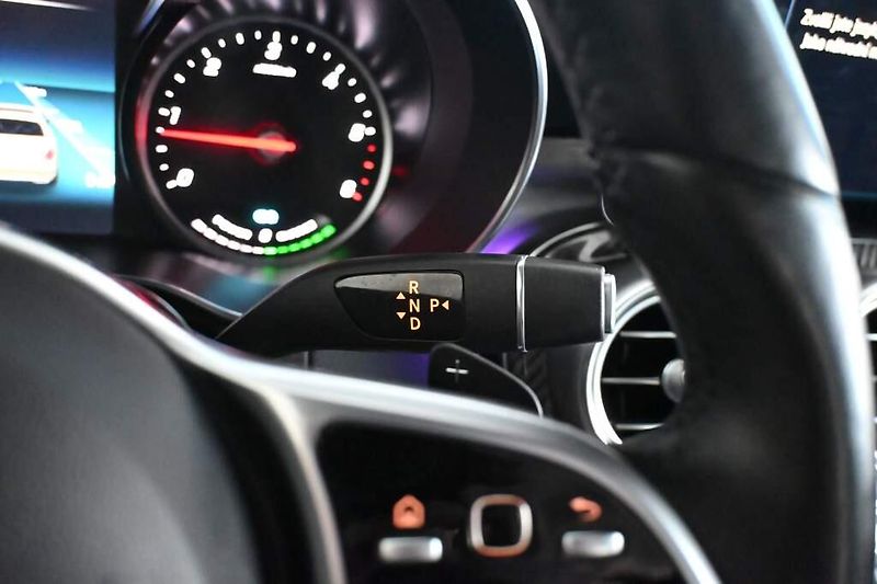 Mercedes-Benz GLC (2021) 2.0 4Matic 9G-TRONIC AMG Line - fotka 14 z 39