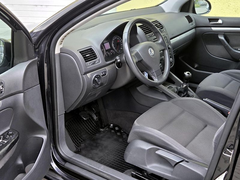 Volkswagen Golf TDi 103kW SPORT,ROZVODY - fotka 23 z 33