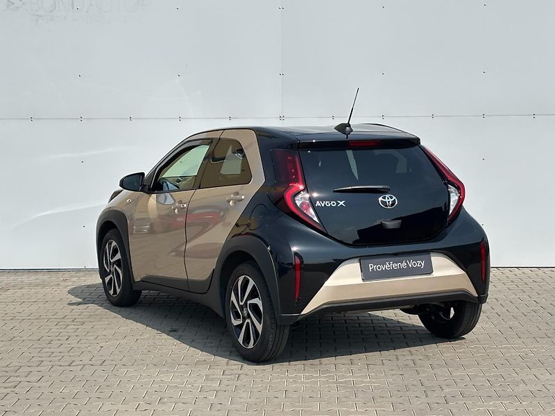 Toyota Aygo 1.0 VVT-i X-play Style AT - fotka 7 z 26