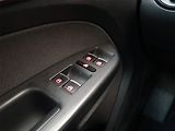 Volkswagen Touran (2014) 2.0 TDI, Automat, 7 míst - náhled 18