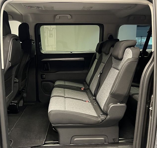 Toyota ProAce Verso L2 2.0D 8AT Family Webasto - fotka 11 z 18