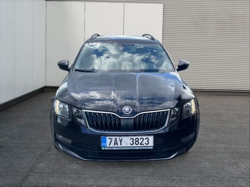 Škoda Superb 2,0 TDI 110 Style - fotka 2 z 11
