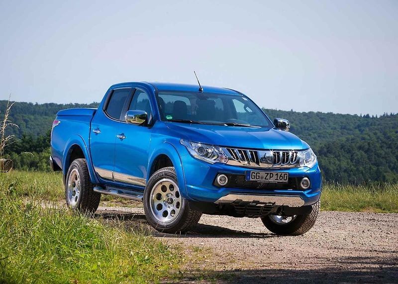 Austrálie - 1 153 000 aut. Toyota Hilux