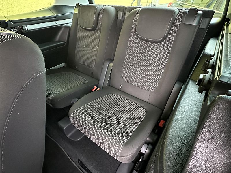 Seat Alhambra (2017) STYLE 1.4/110kW*7.Míst.*2.Maj. - fotka 34 z 44