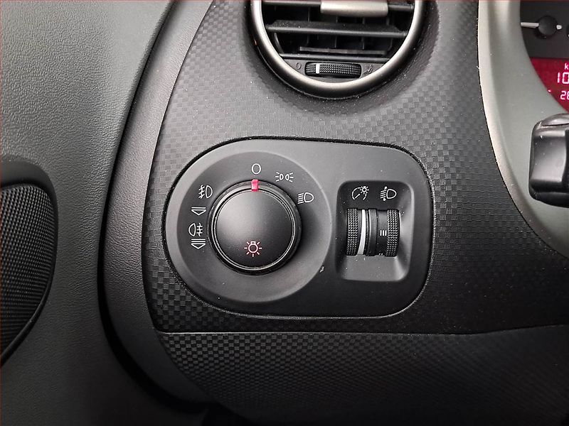 Seat Altea (2005) 1.6, po STK, za skvělou cenu - fotka 14 z 14