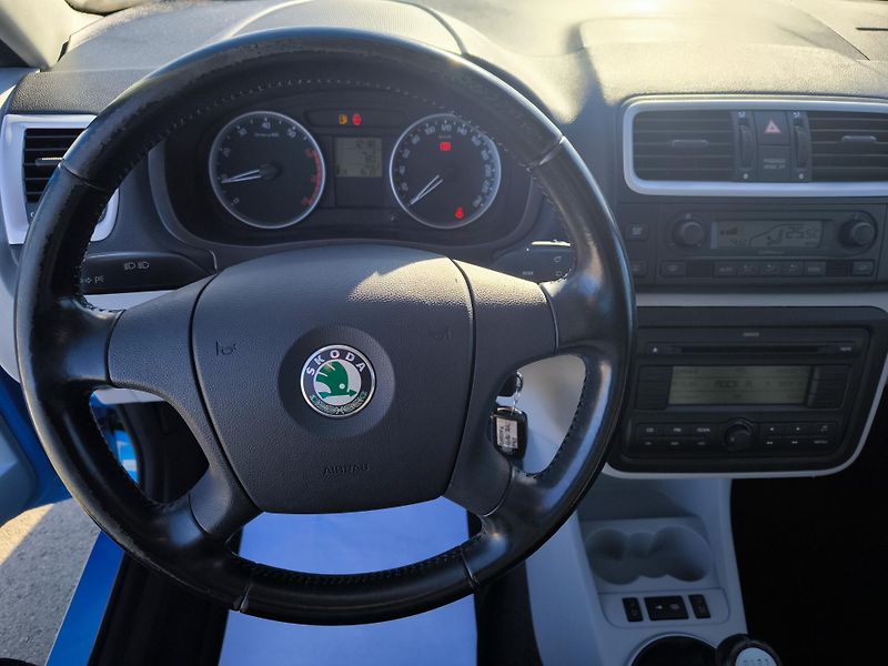 Škoda Roomster (2007) 1,4i16V STYLE - fotka 41 z 58