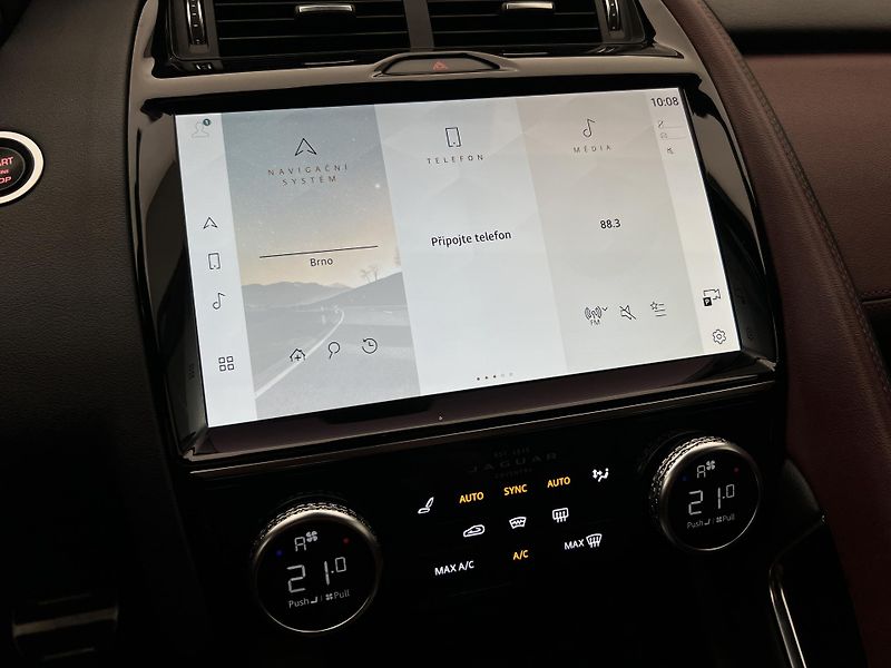 Jaguar E-Pace P200 S AWD AUT CZ - fotka 29 z 46