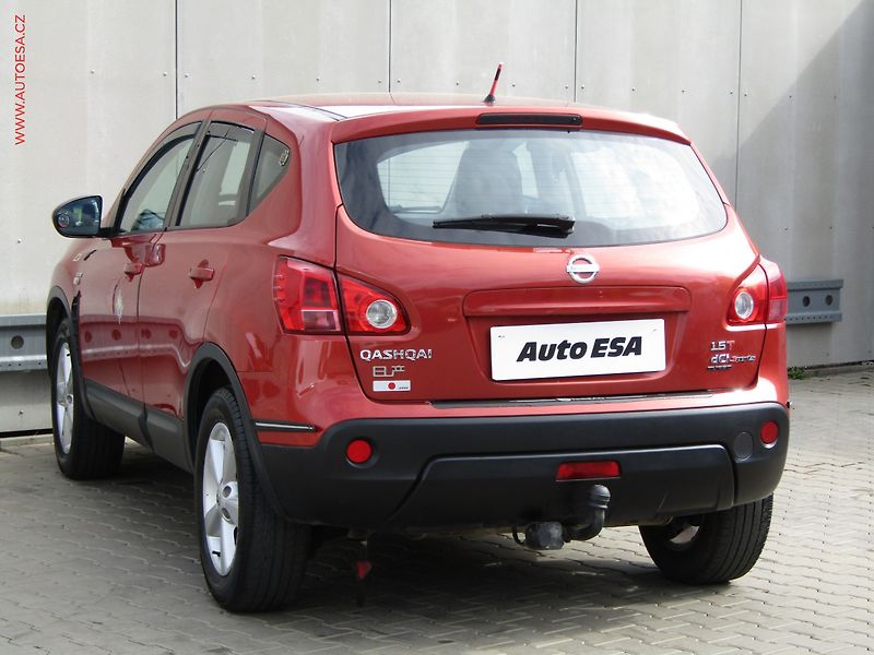 Nissan Qashqai (2007) 1.5 dCi, AC, TZ - fotka 6 z 17