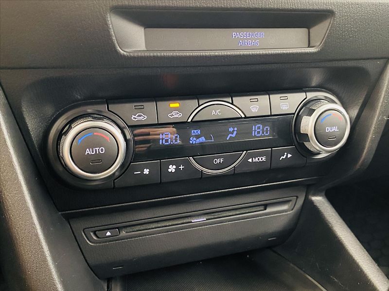 Mazda 3 1,5 Skyactiv-G Navi - fotka 19 z 26