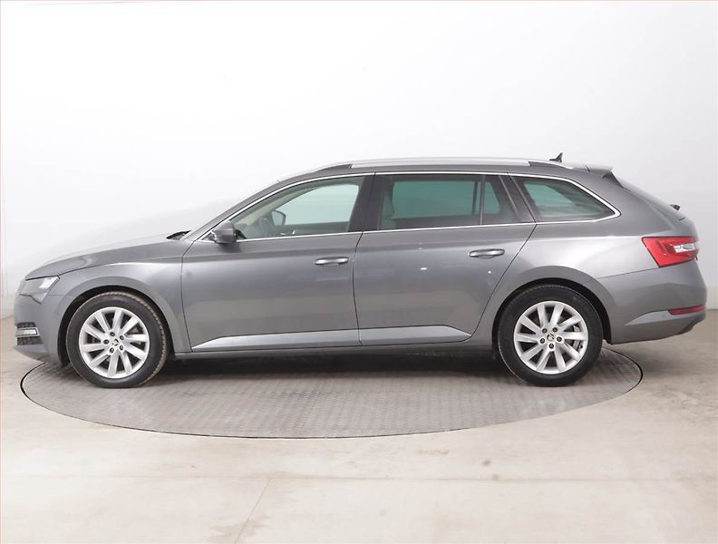 Škoda Superb (2022) Style 2.0 TDI, Automat - fotka 3 z 17