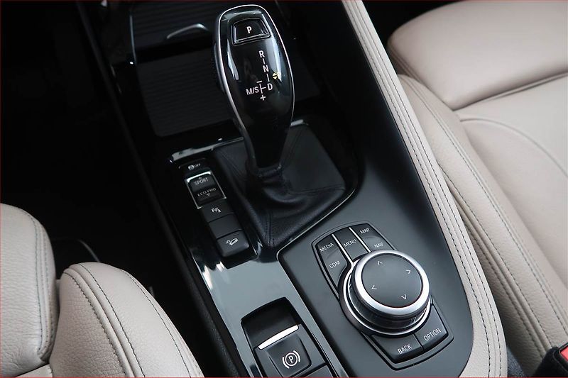 BMW X1 (2018) xDrive20i, 4X4, Automat - fotka 13 z 19