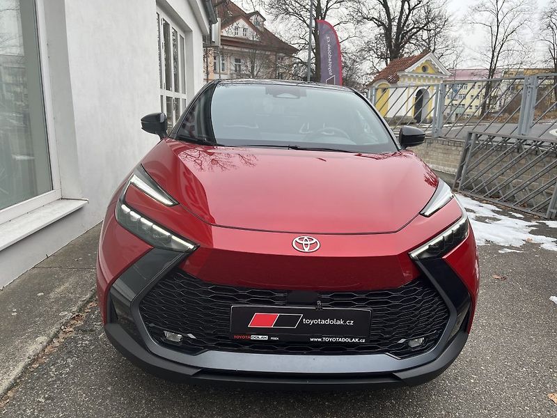 Toyota C-HR 2.0L PHEV Executive - fotka 2 z 26