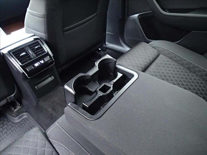 Škoda Superb 2,0 TDi, DSG, 4x4 , Tažné - fotka 37 z 48