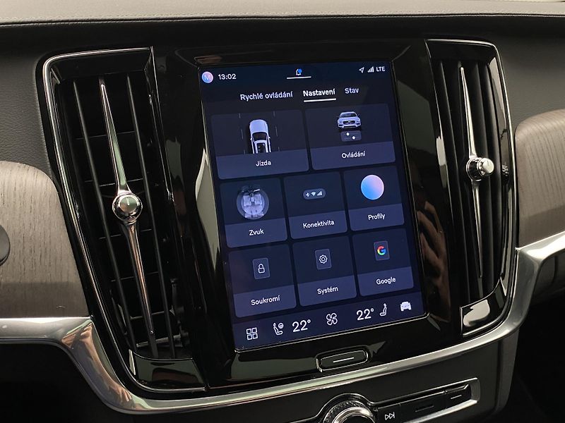 Volvo V90 CC B4 AWD MOMENTUM AUT - fotka 50 z 65