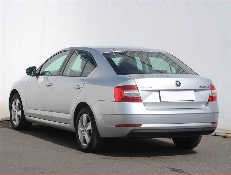 Škoda Octavia (2018) Ambition Plus 1.0 TSI - fotka 4 z 18