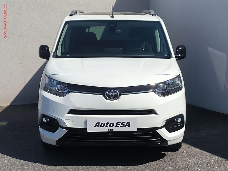 Toyota ProAce City Verso (2022) 1.5D-4D, 1.maj,ČR, Panor - fotka 2 z 27