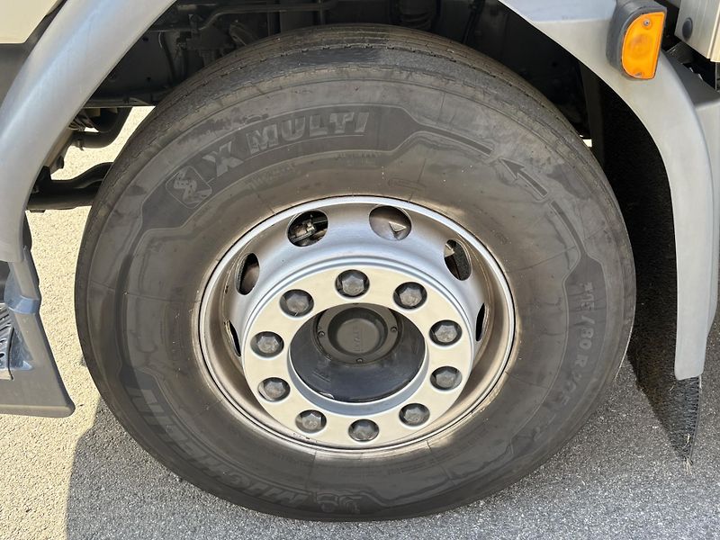 DAF LF 320 FA EURO 6 + hydr.čelo - fotka 13 z 24