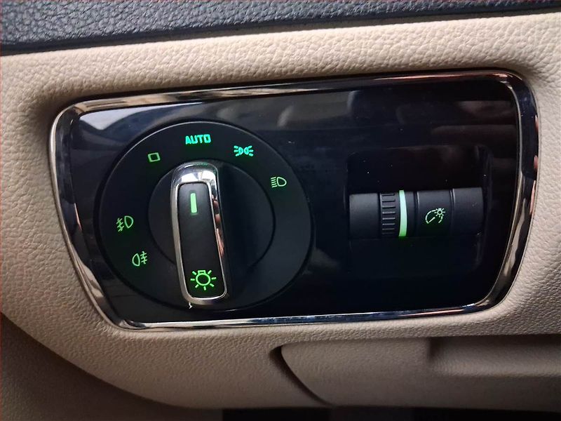 Škoda Superb (2014) 2.0 TDI, Serv.kniha, Navi - fotka 16 z 19