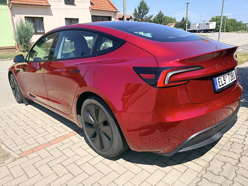 Tesla Model 3 LONG RANGE DUAL MOTOR - fotka 3 z 45