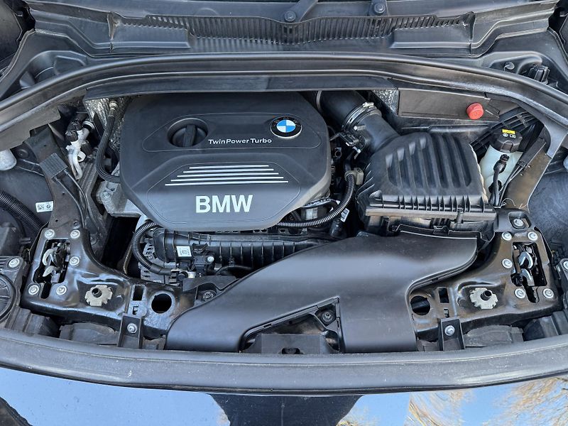BMW Řada 2 218i Active Tourer - fotka 21 z 21