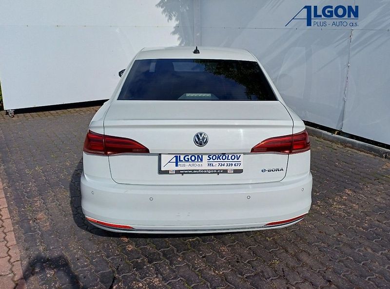 Volkswagen Bora elektromotor 100 kW - fotka 5 z 22