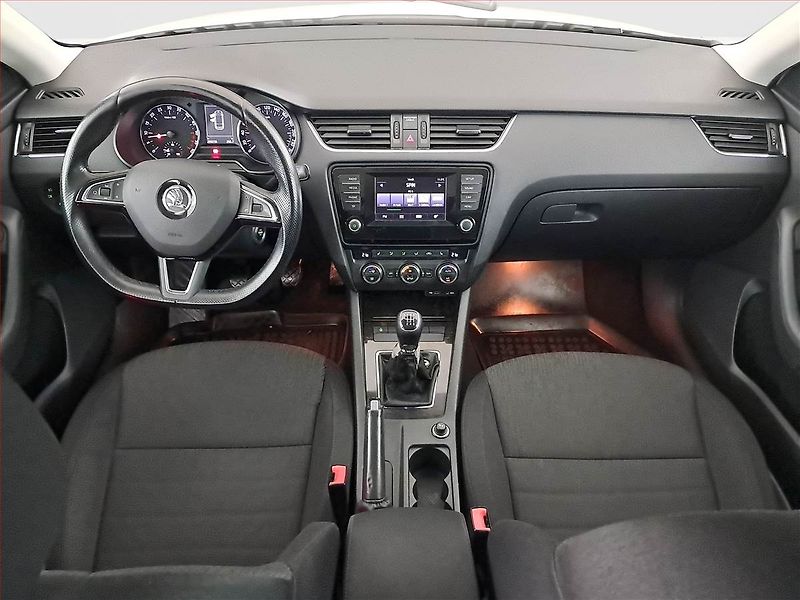 Škoda Octavia (2014) Elegance 2.0 TDI, Tempomat - fotka 7 z 15