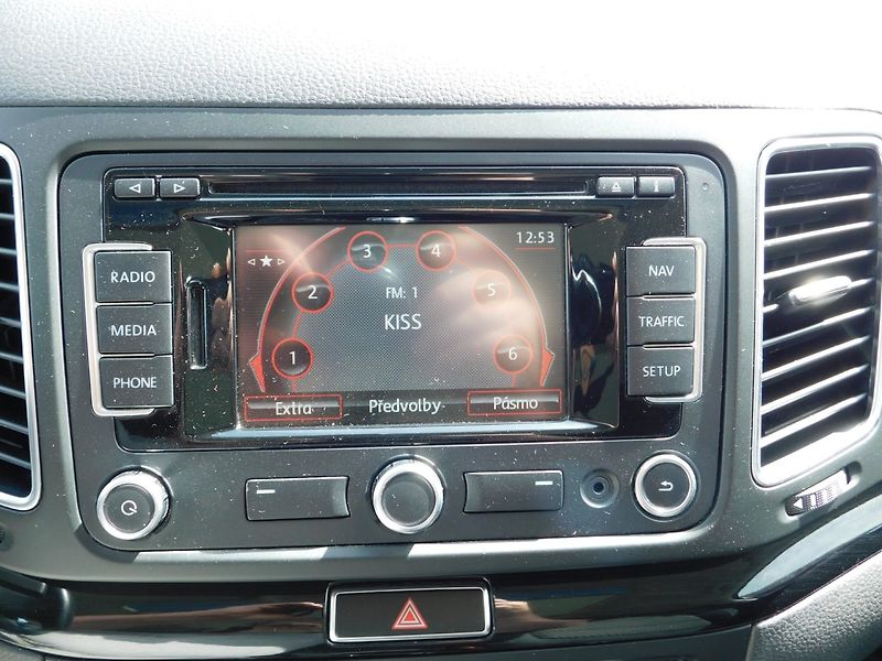 Seat Alhambra (2014) 2.0 TDi 4x4 7.MÍST - fotka 13 z 48