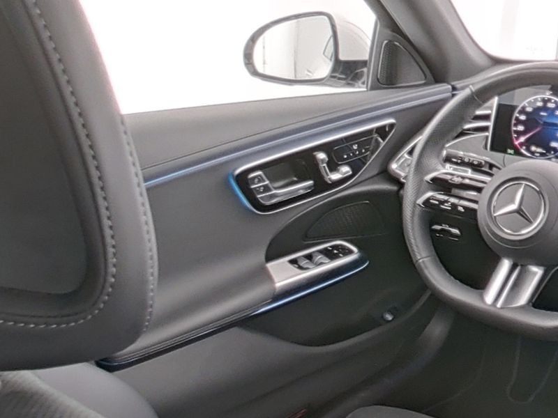 Mercedes-Benz Třídy E E220d AMG Edition Advanced + - fotka 5 z 8