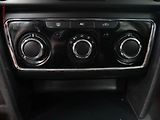 Škoda Superb (2011) 2.0 TDi, AC, STK4/28 - náhled 13