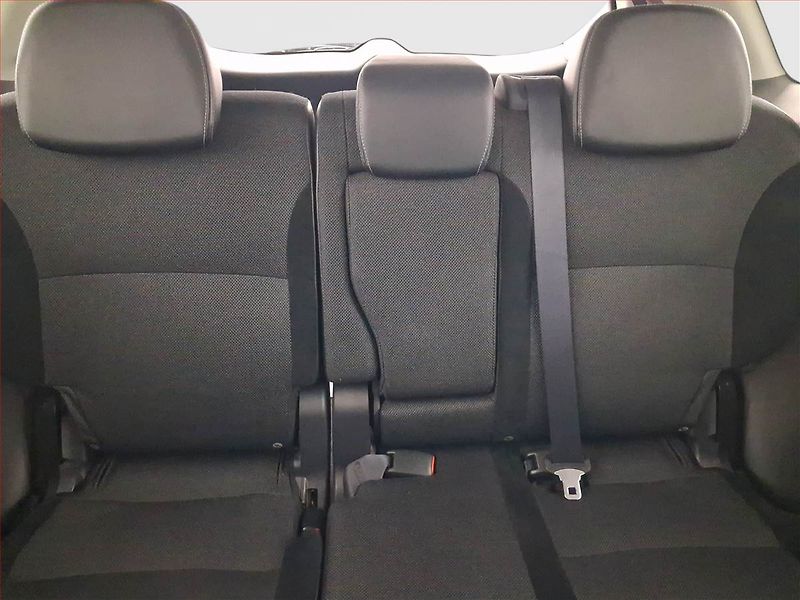 Mitsubishi Outlander (2013) 2.2 DI-D, 4X4, 7 míst - fotka 10 z 21