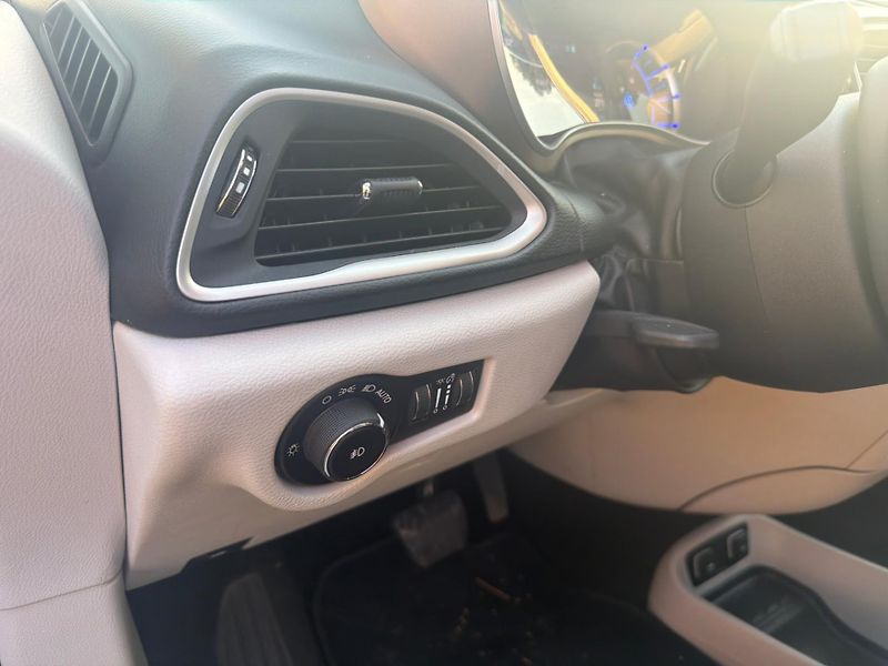 Chrysler Pacifica (2018)  3,6 L DVD Hybrid Plug In 2018 - fotka 20 z 20